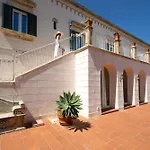 Isola Charm B&B - A Historic Villa Near Punta Del Pero Beach