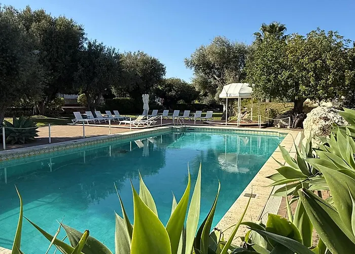 Isola Charm B&B - A Historic Villa Near Punta Del Pero Beach