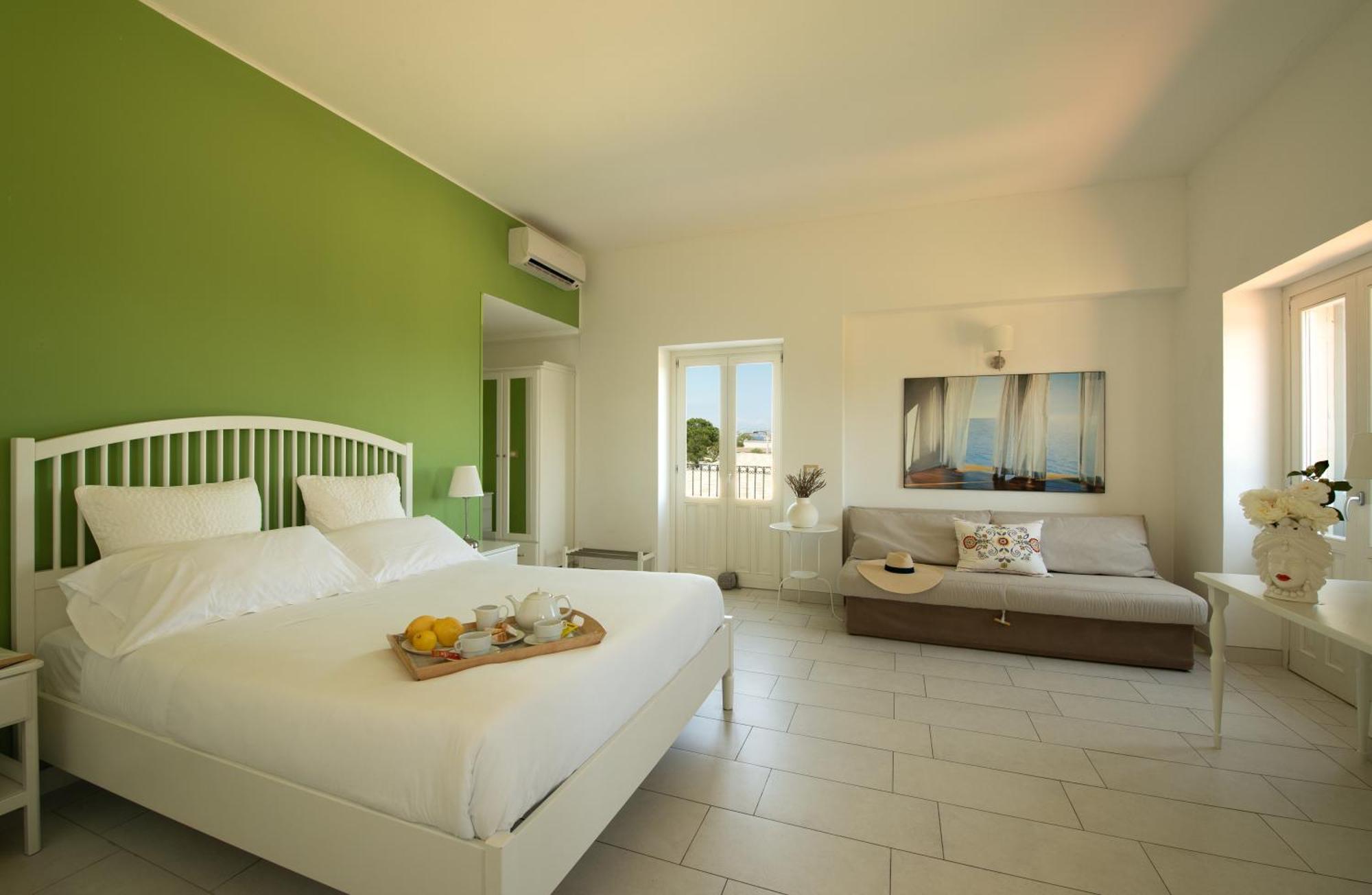 Bed and breakfast Isola Charm - A Historic Near Punta Del Pero